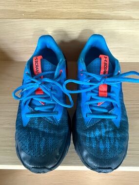 Under Armour Kids Blue and Orange Athletic Sneakers Sz 5.5